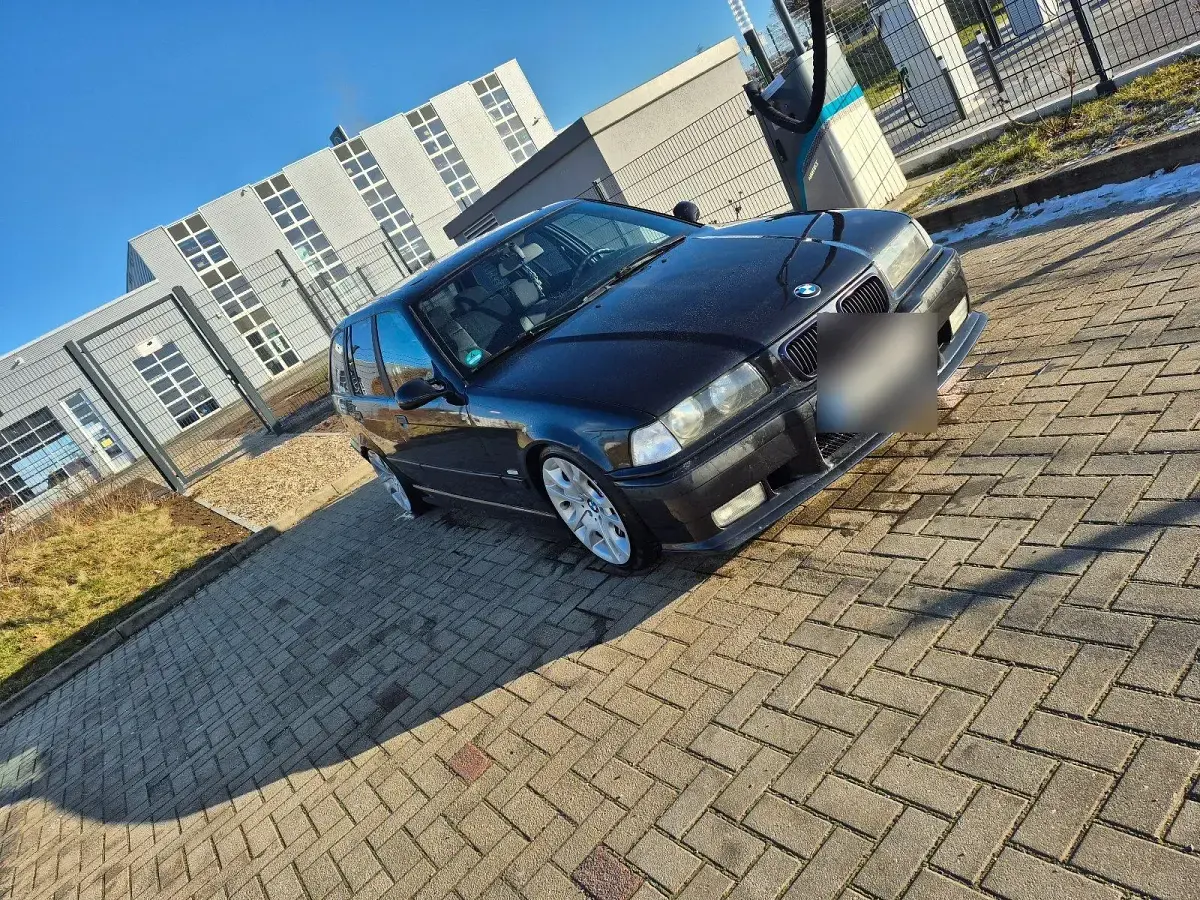 Gebraucht BMW 323 170 PS (125 kW) 1998 Schwarz Kombi