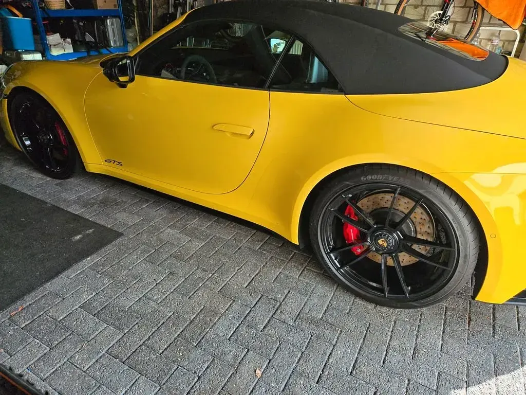 Gebraucht Porsche 911 Carrera 4 GTS 480 PS (353 kW) 2024 Gelb Cabrio