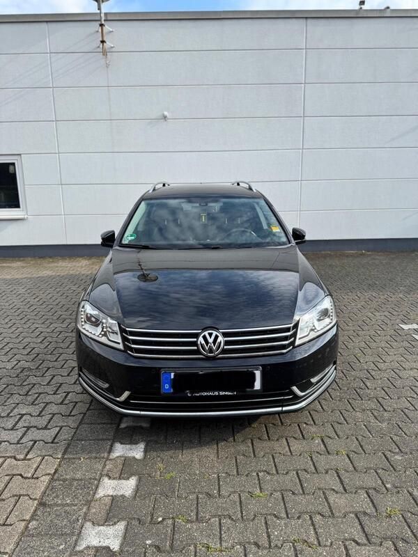 Schwarz Gebraucht 2012 VW Passat Highline Kombi | 9.200 € (Fairer Preis) - Bild 1/4