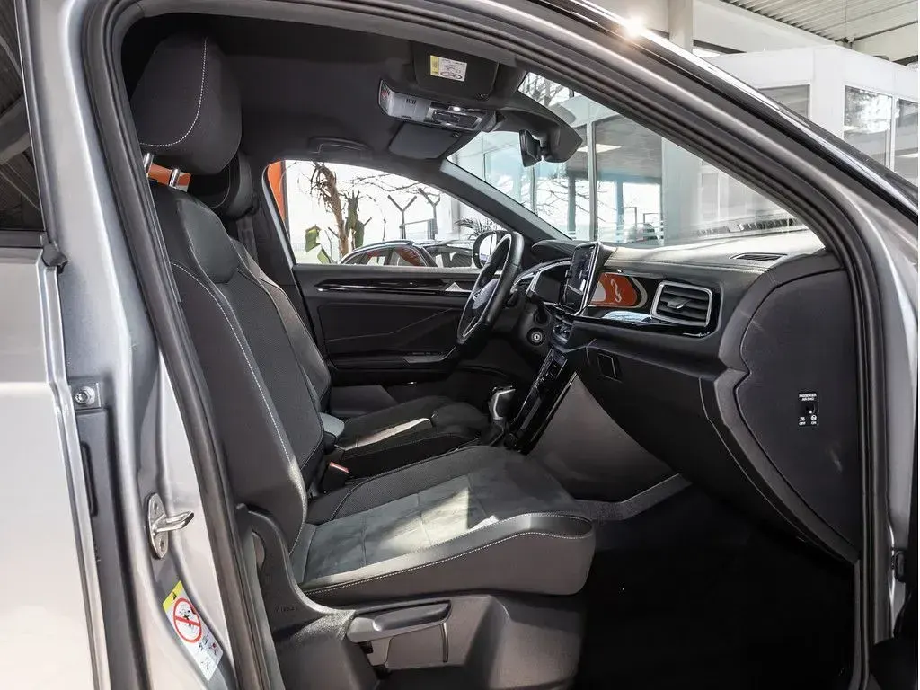 Gebraucht VW T-Roc R-line 150 PS (110 kW) 2022 Silber / pyrit silber SUV