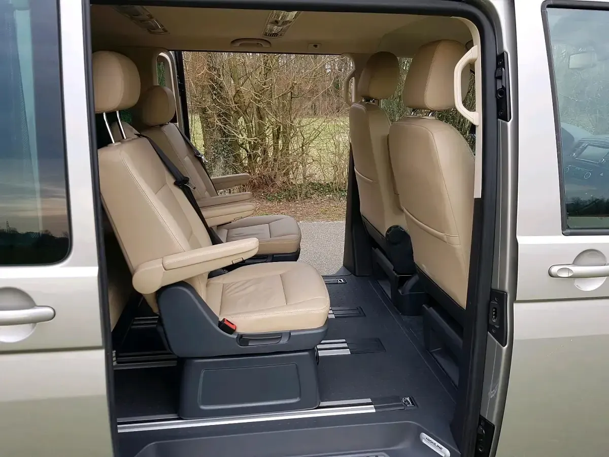 Gebraucht VW Multivan Highline 179 PS (131 kW) 2015 Braun Van / Kleinbus