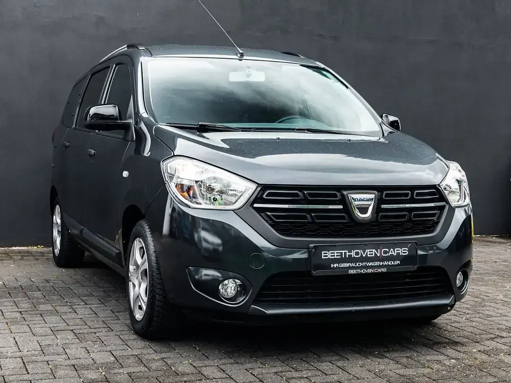 Gebraucht Dacia Lodgy Comfort 102 PS (75 kW) 2019 Grau Van / Kleinbus