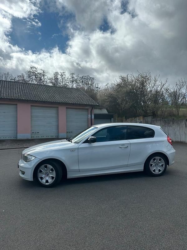 Second-hand BMW 118 143 CP (105 kW) 2010 Alb Hatchback