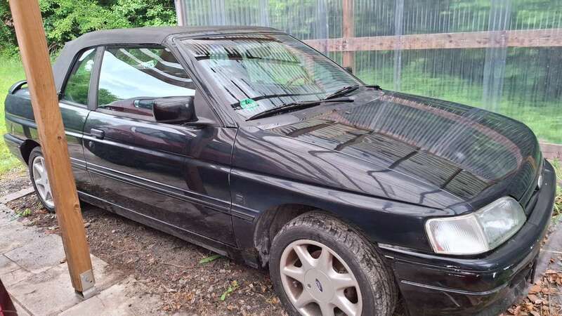 Schwarz Gebraucht 1992 Ford Escort Cabriolet Cabrio | 1.500 € - Bild 1/4