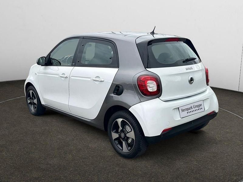 Gebraucht Smart ForFour Passion 90 PS (66 kW) 2019 Weiß Kleinwagen