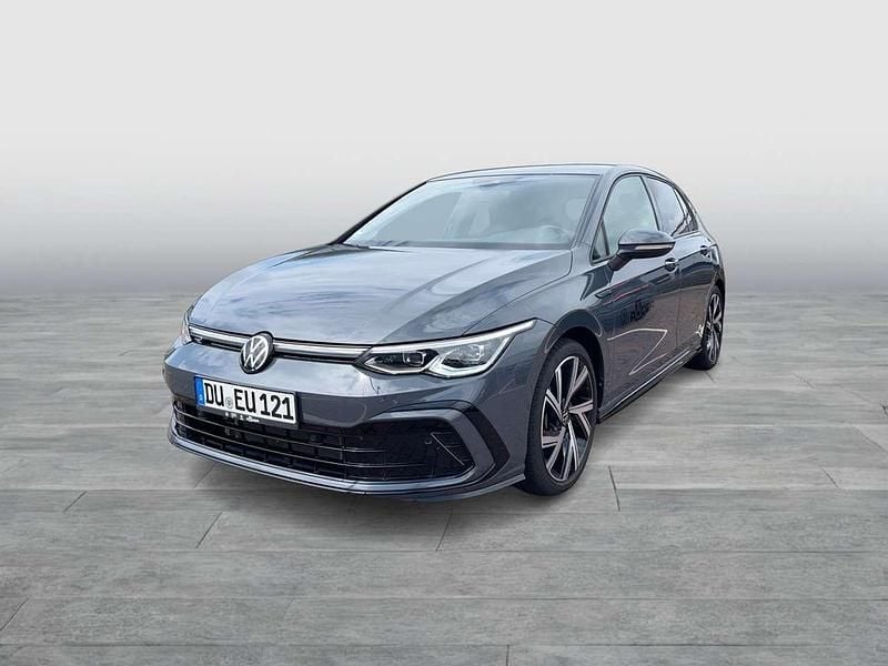 Delfingrau metallic Gebraucht 2024 VW Golf VIII R-line Limousine | 29.990 € (Superpreis) - Bild 1/4
