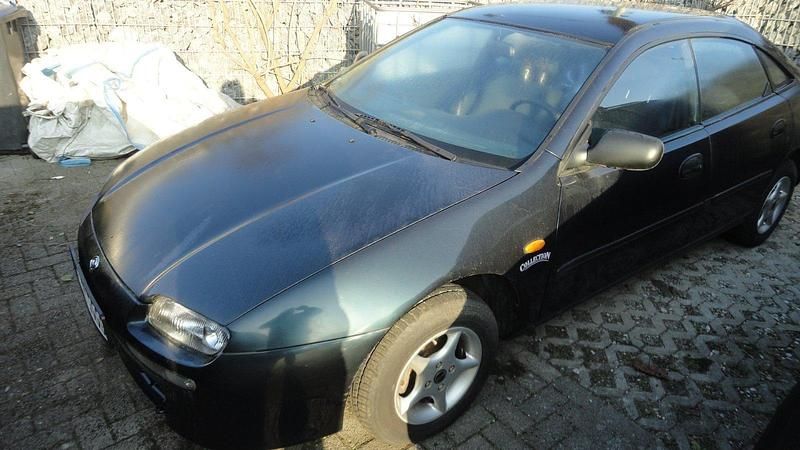 Gebraucht Mazda 323 88 PS (64 kW) 1995 Blau Coupé