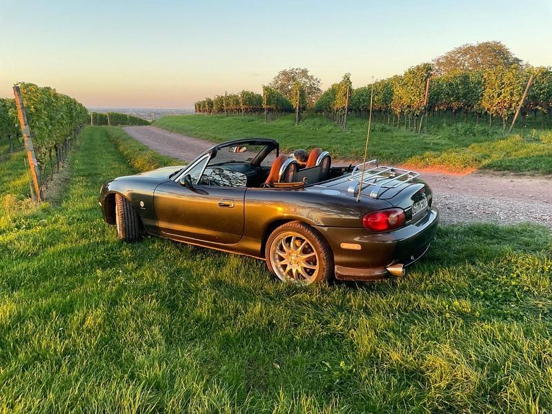 Grün Gebraucht 2005 Mazda MX5 Cabrio | 11.899 € - Bild 1/4