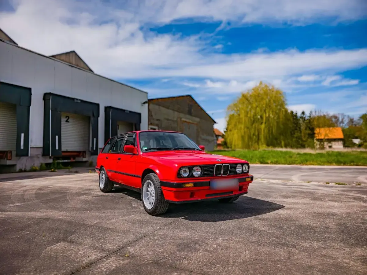 Gebraucht BMW 318 154 PS (113 kW) 1990 Rot Kombi