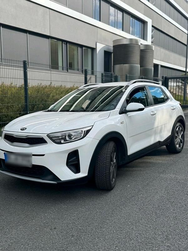 Weiß Gebraucht 2017 Kia Stonic SUV | 11.500 € (Fairer Preis) - Bild 1/4