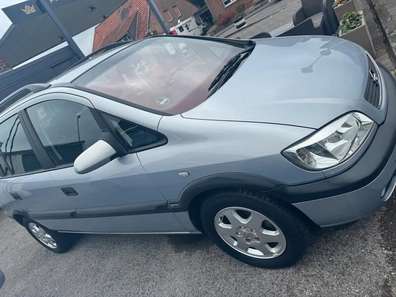 Silber Gebraucht 2000 Opel Zafira Van / Kleinbus | 2.300 € (Teuer) - Bild 1/4