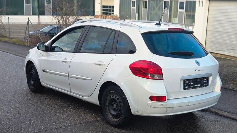 Gebraucht Renault Clio IV Night&Day 103 PS (75 kW) 2012 Weiß Limousine