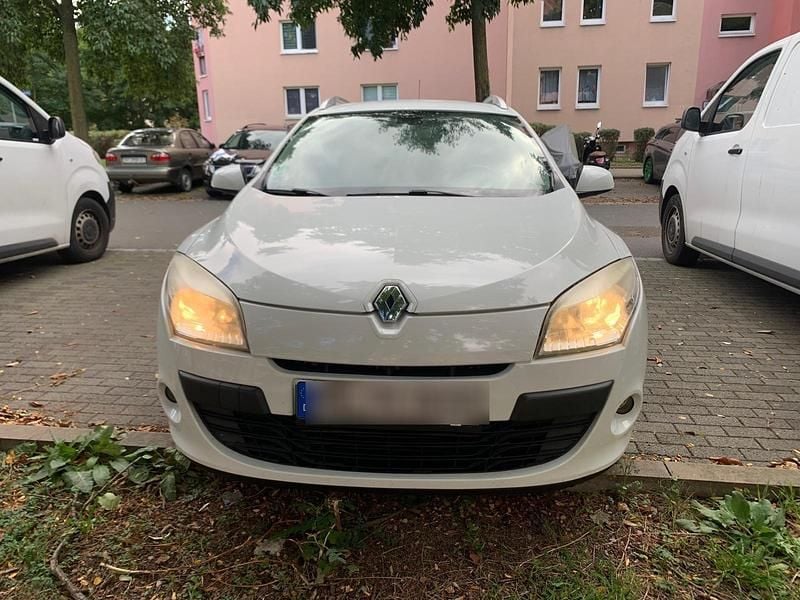 Weiß Gebraucht 2009 Renault Mégane GrandTour Kombi | 2.500 € - Bild 1/4
