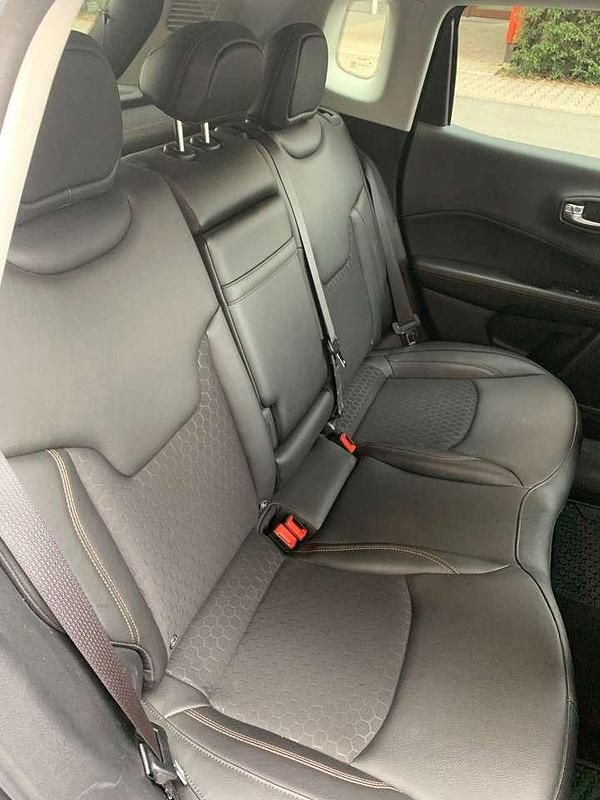 Gebraucht Jeep Compass Limited 150 PS (110 kW) 2021 Grau SUV