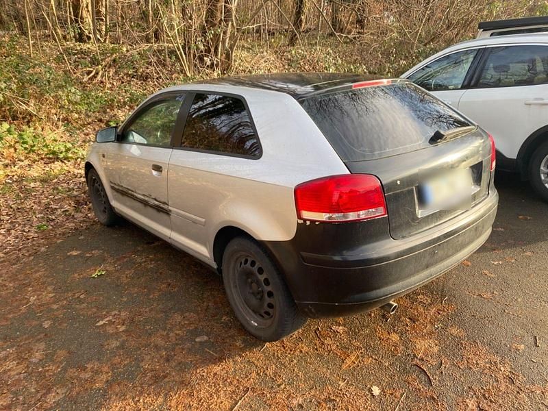 Second-hand Audi A3 Ambiente 116 CP (85 kW) 2004 Gri Hatchback