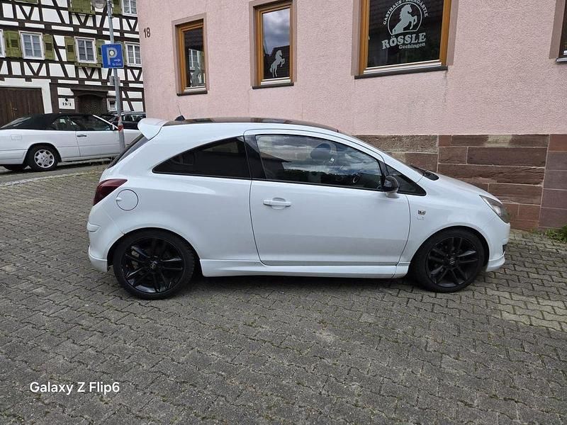 Weiß Gebraucht 2008 Opel Corsa Edition Kleinwagen | 1.700 € (Fairer Preis) - Bild 1/4
