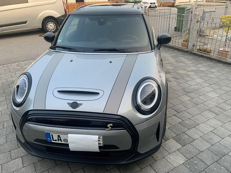 Gebraucht Mini Cooper SE Classic 135 kW (184 PS) 2022 Silber Kleinwagen