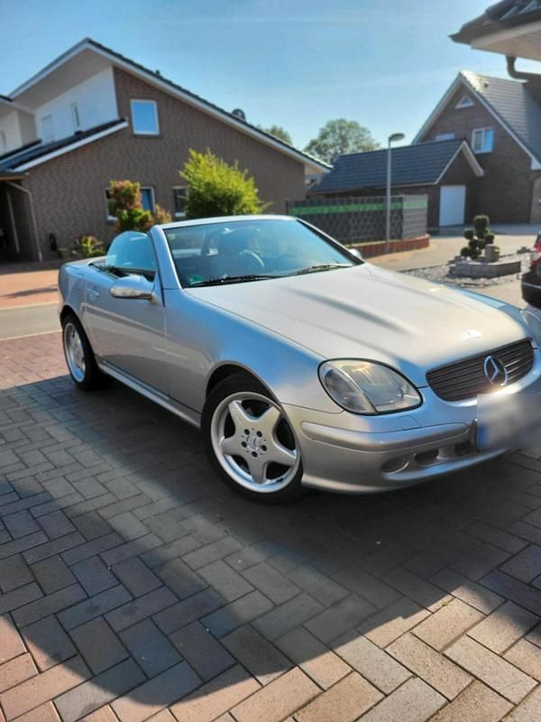 Gebraucht Mercedes SLK320 217 PS (159 kW) 2001 Silber Cabrio