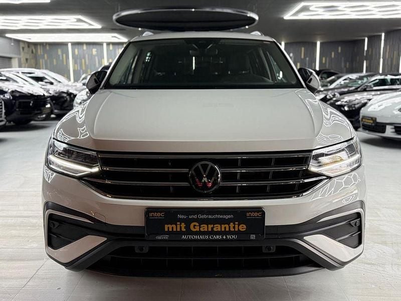 Gebraucht VW Tiguan Allspace Life 150 PS (110 kW) 2022 Weiß SUV
