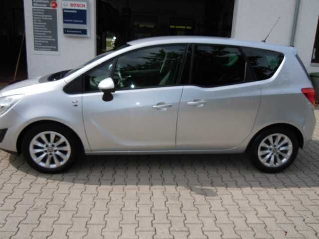 Gebraucht Opel Meriva 120 PS (88 kW) 2012 Silber metallic Van / Kleinbus