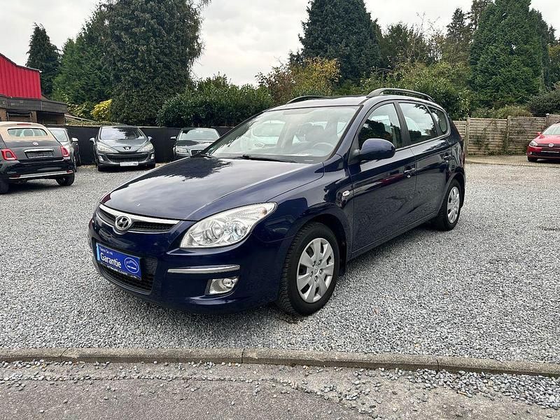 Blau Gebraucht 2009 Hyundai i30 Style Kombi | 3.650 € (Etwas zu teuer) - Bild 1/4