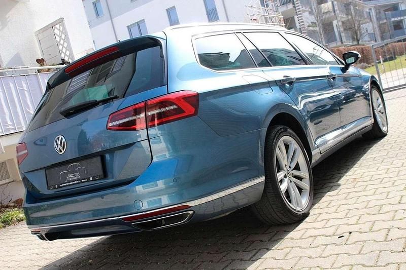Gebraucht VW Passat Highline 280 PS (205 kW) 2018 Harvard blue Kombi