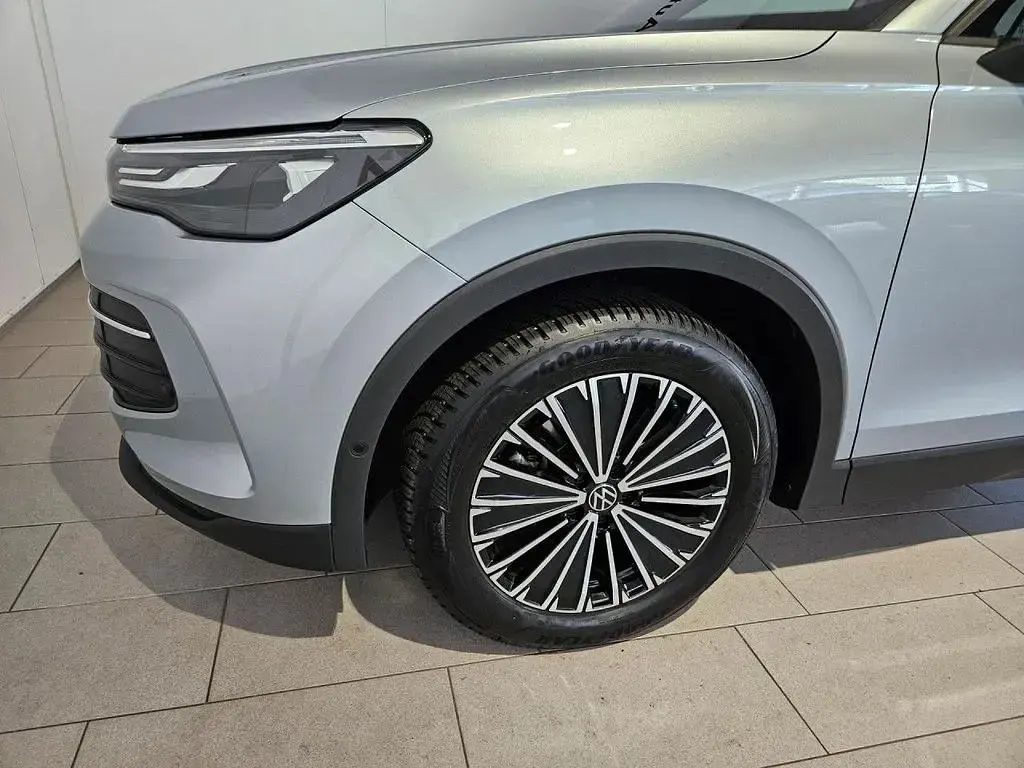 Gebraucht VW Tiguan Goal 150 PS (110 kW) 2025 Silber SUV