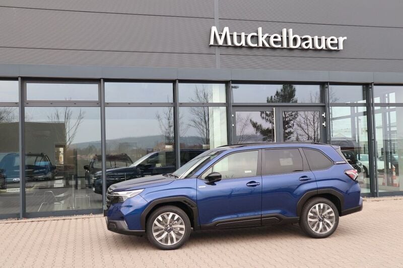 Blau Neu 2025 Subaru Forester Platinum SUV | 48.995 € (Teuer) - Bild 1/4