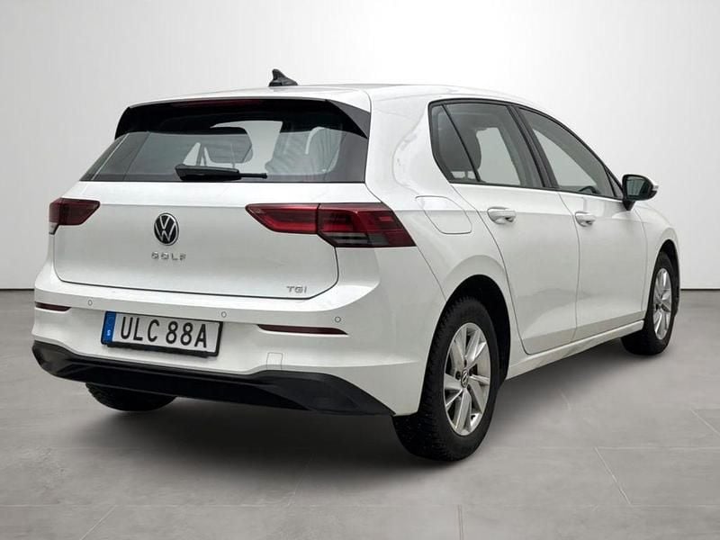 Gebraucht VW Golf VIII 131 PS (96 kW) 2022 Weiß Limousine