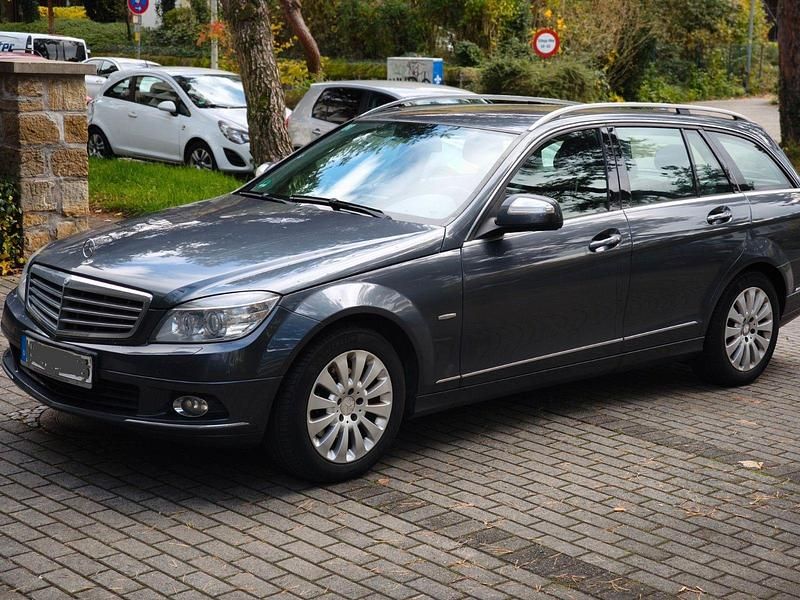 Grau Gebraucht 2008 Mercedes C220 Kombi | 5.350 € (Teuer) - Bild 1/4