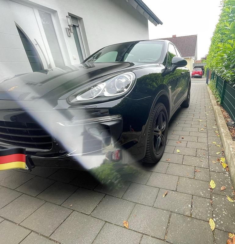 Schwarz Gebraucht 2016 Porsche Cayenne SUV | 29.999 € - Bild 1/4