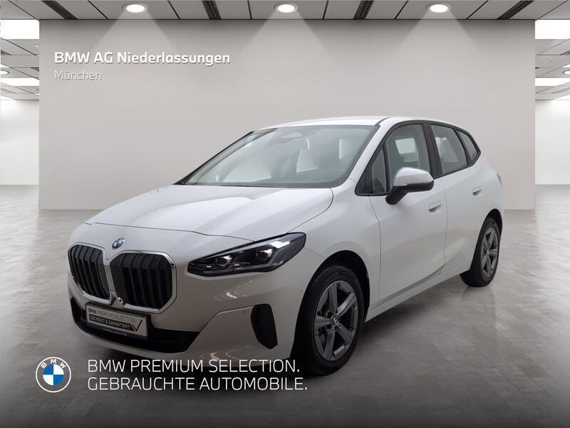 Weiß Gebraucht 2024 BMW 216 Active Tourer Luxury Line Van / Kleinbus | 28.995 € (Teuer) - Bild 1/2