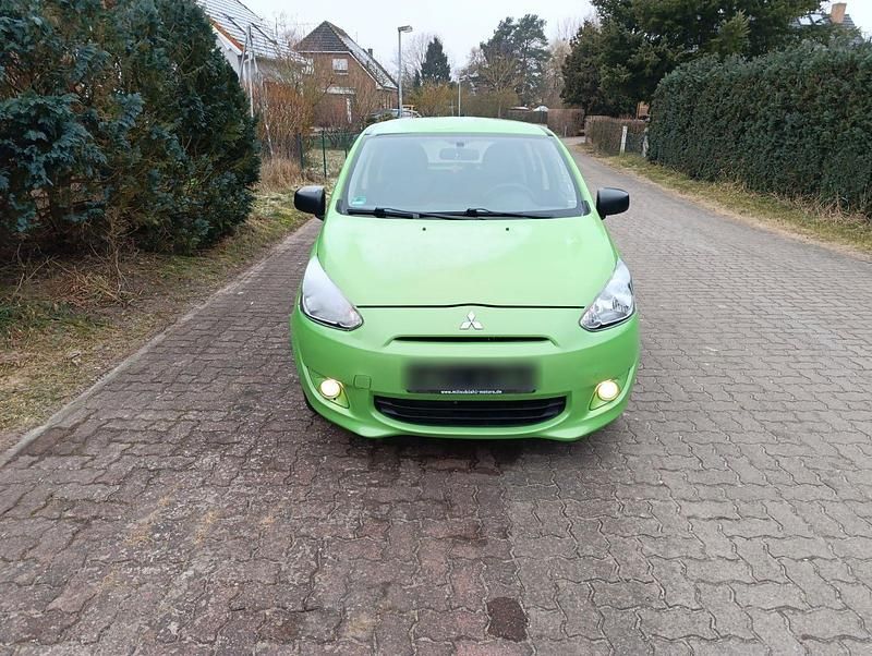 Gebraucht Mitsubishi Space Star 71 PS (52 kW) 2014 Grün Kleinwagen