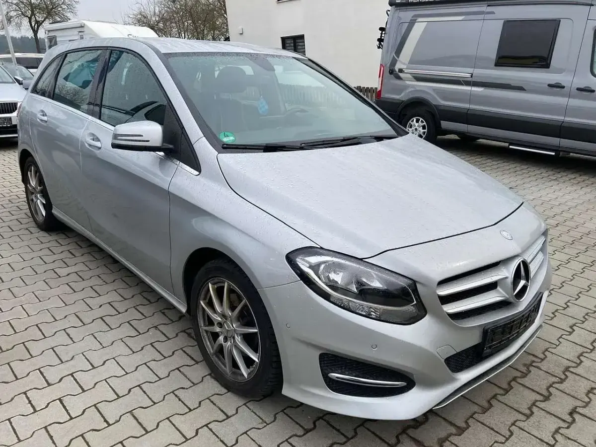 Gebraucht Mercedes B200 136 PS (100 kW) 2015 Polarsilber  metalliclack Van / Kleinbus