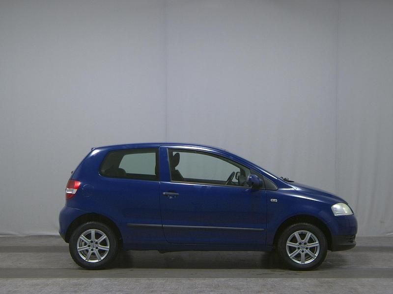 Indienblau Gebraucht 2005 VW Fox Kleinwagen | 250 € (Superpreis) - Bild 1/4