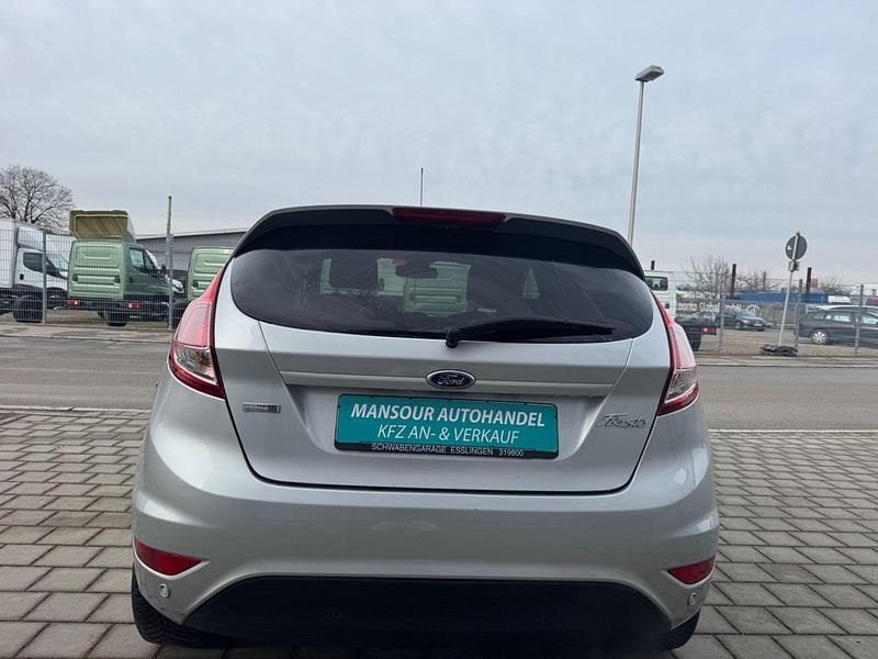 Gebraucht Ford Fiesta Trend 65 PS (47 kW) 2013 Silber Kleinwagen