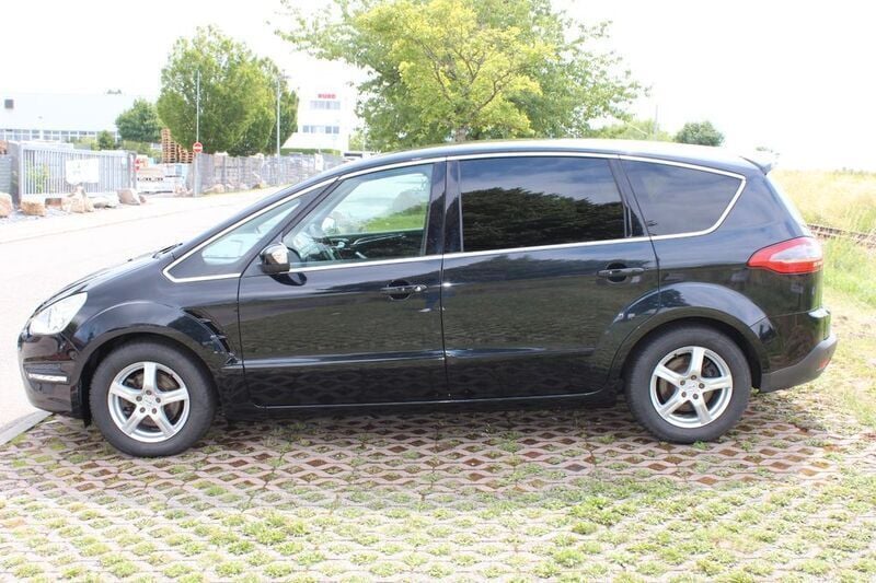 Gebraucht Ford S-MAX Titanium 140 PS (102 kW) 2014 Schwarz Van / Kleinbus