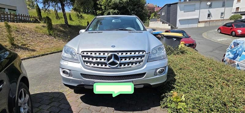 Silber Gebraucht 2008 Mercedes ML350 SUV | 11.500 € (Fairer Preis) - Bild 1/4