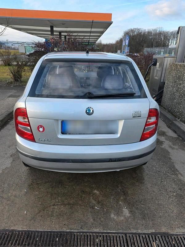 Gebraucht Skoda Fabia 59 PS (43 kW) 2002 Silber Kleinwagen