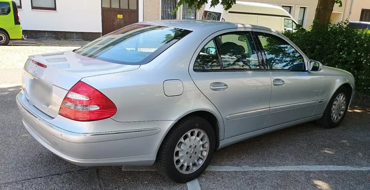 Gebraucht Mercedes E280 231 PS (169 kW) 2006 Silber Limousine
