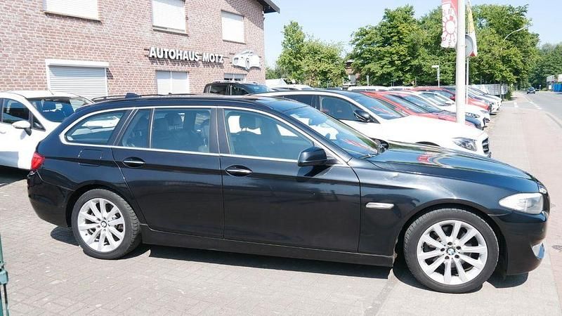 Gebraucht BMW 520 Comfort Edition 184 PS (135 kW) 2013 Schwarz Kombi
