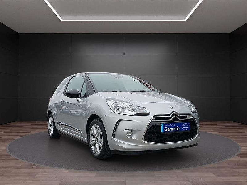 Grau Gebraucht 2016 Citroën DS3 So Chic Kleinwagen | 8.990 € (Fairer Preis) - Bild 1/4