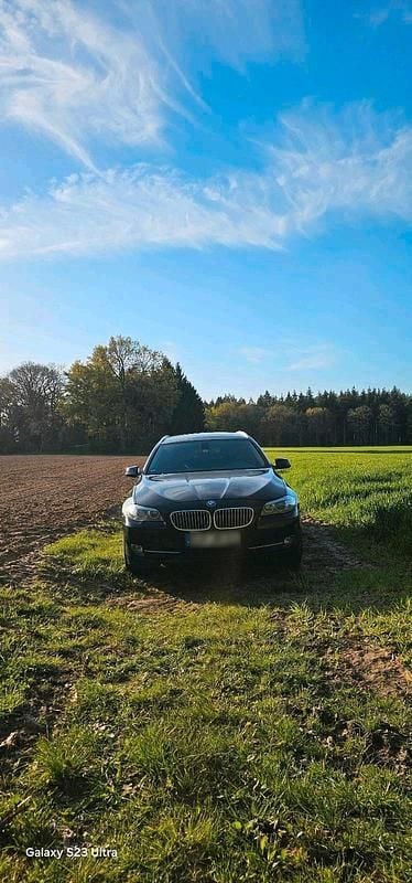 Gebraucht BMW 520 183 PS (134 kW) 2012 Schwarz Kombi