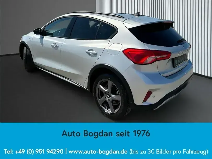 Usado Ford Focus Active 125 CV (91 kW) 2021 Plateado Berlina