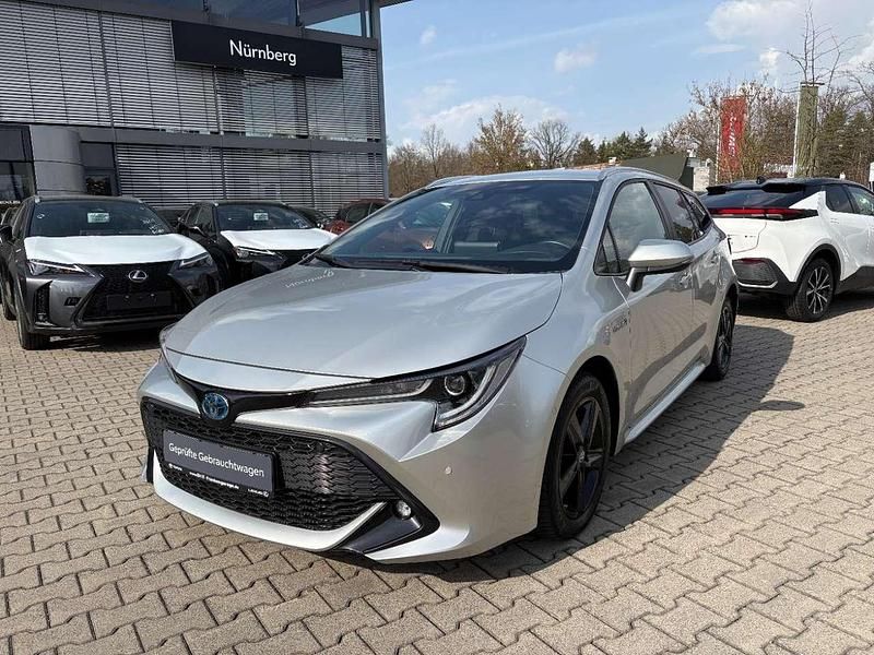 Gebraucht Toyota Corolla Team 122 PS (89 kW) 2021 Precious silver metallic Kombi