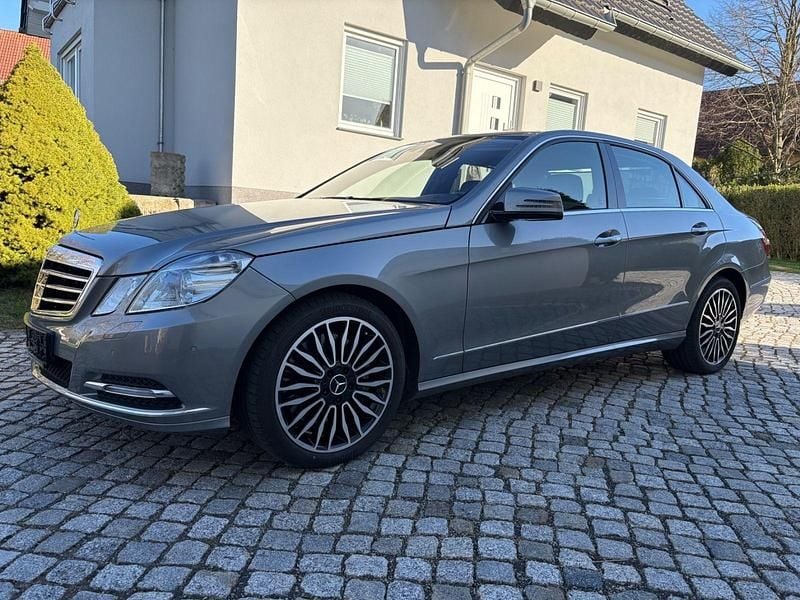 Gebraucht Mercedes E500 387 PS (284 kW) 2011 Grau Limousine