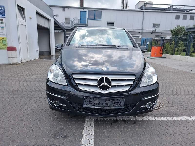 Schwarz Gebraucht 2012 Mercedes B180 Van / Kleinbus | 8.700 € (Superpreis) - Bild 1/4