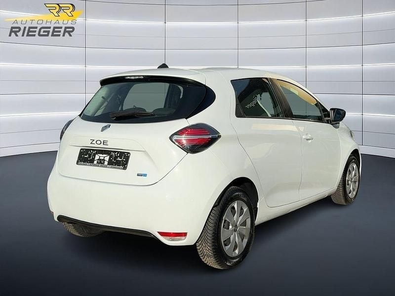 Gebraucht Renault Zoe Life 50 kW (69 PS) 2021 Arktisweiß Kleinwagen