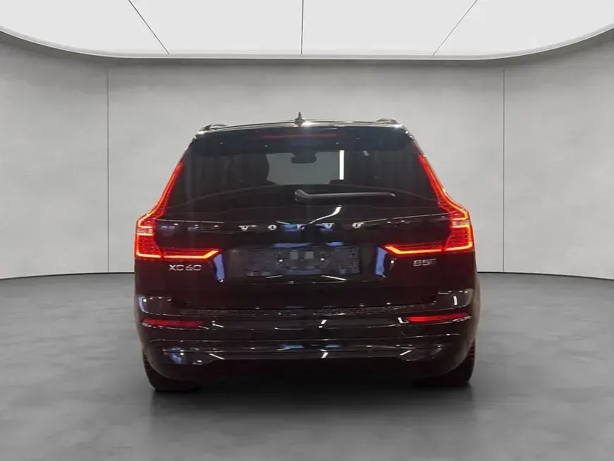 Gebraucht Volvo XC60 Core 250 PS (183 kW) 2024 Schwarz SUV
