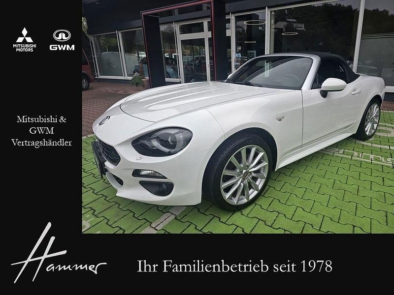 Weiß Gebraucht 2017 Fiat 124 Spider Lusso Cabrio | 18.480 € (Fairer Preis) - Bild 1/4